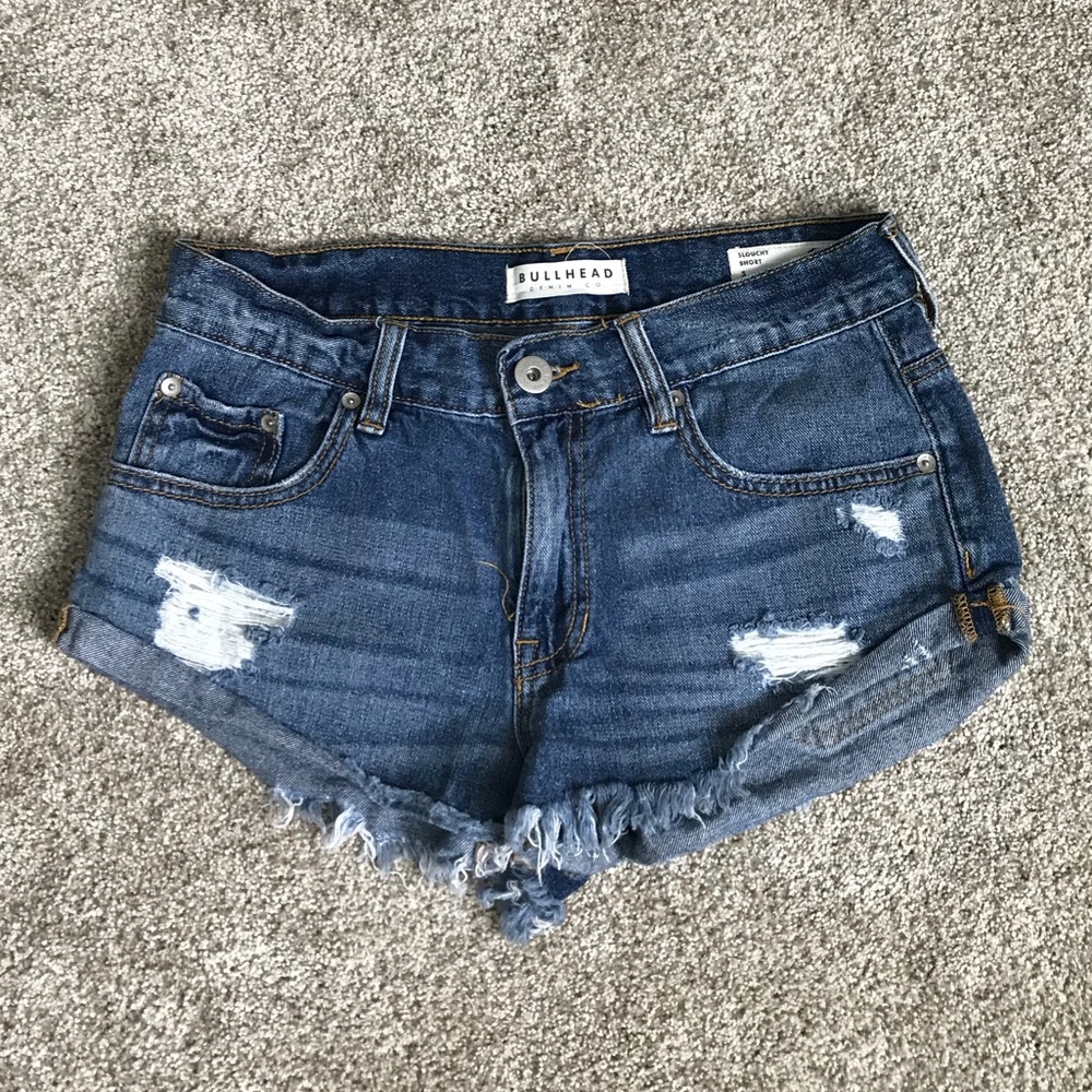 Bullhead Slouchy Short (5) NWOT